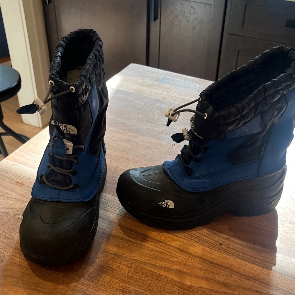 The North Face Black and Blue Snow Boots boys size 6
